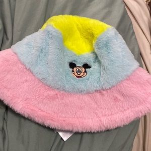Mickey furry bucket hat